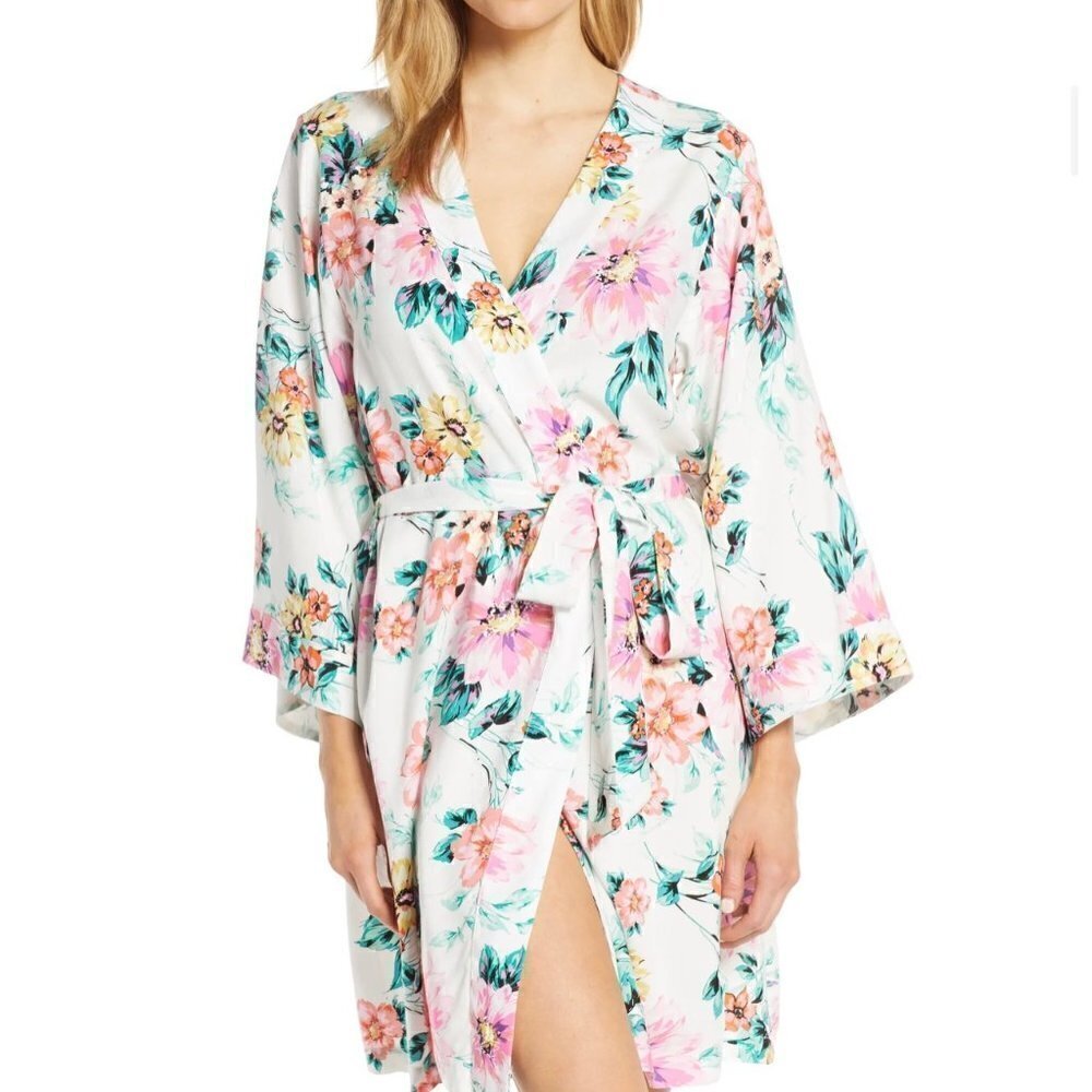 ❤️ Yumi Kim NWT Dream Lover robe , Wild Rose white , Size XS